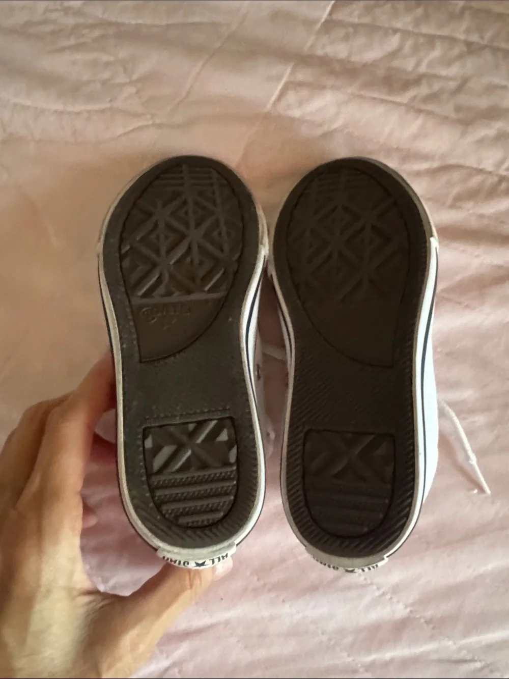 Converse low top